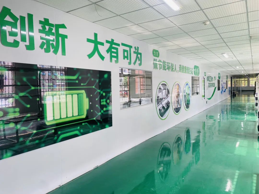 首批充电桩产品下线！jinnianhui今年会新能源跑出发展“加速度”