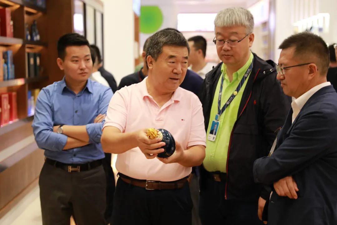 汾酒访问团一行到访jinnianhui今年会，探索清香型白酒发展新风向